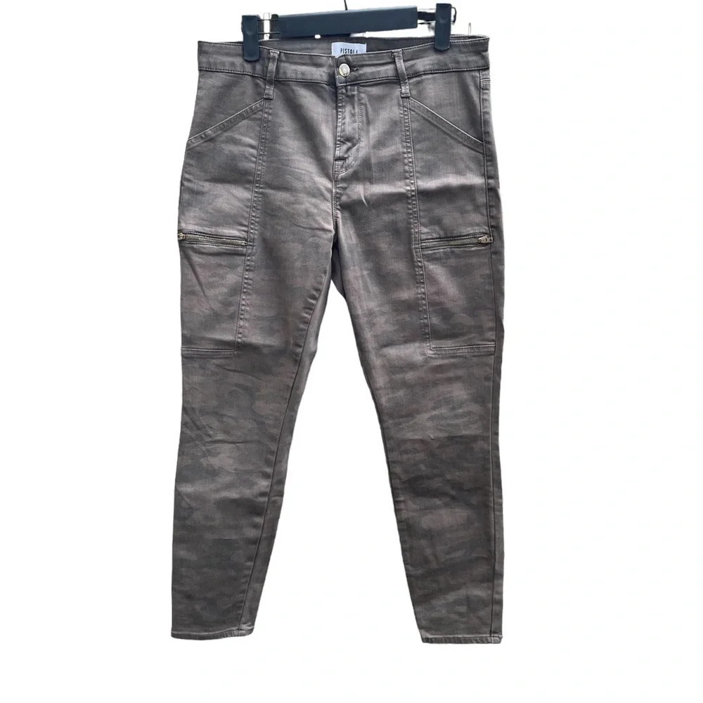 PISTOLA HANNAH CAMOUFLAGE CARGO PANTS